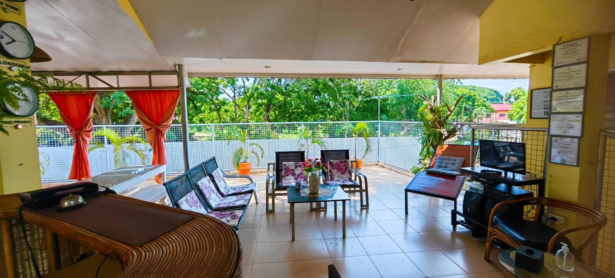 Las Residencias Bed And Breakfast Puerto Princesa Luaran gambar